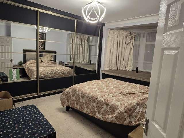 Room for rent in Gants Hill, Greater London