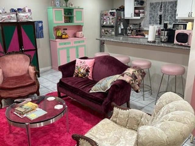 Room for rent in Canoga Park, California