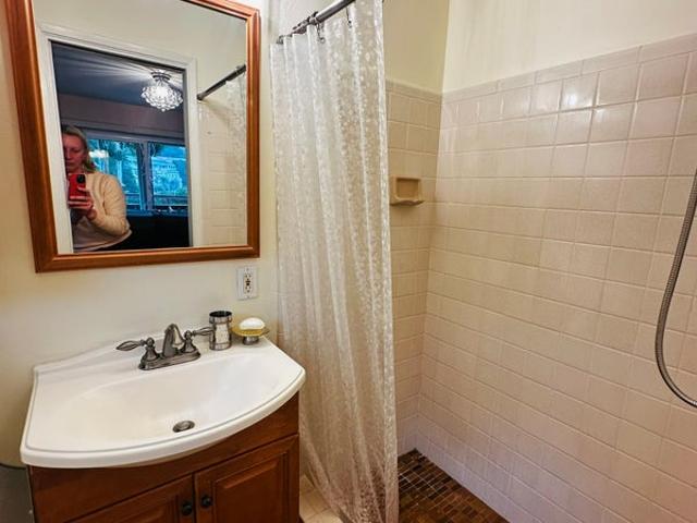 Room for rent in California