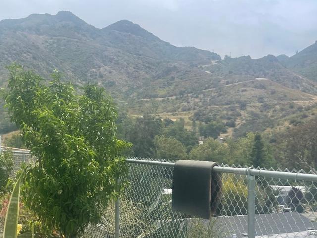 Room for rent in California