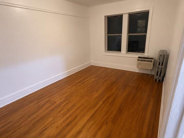 Room for rent in The Bronx, Arverne