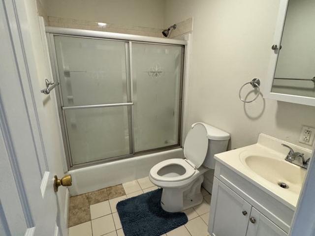 Room for rent in Arverne, New York