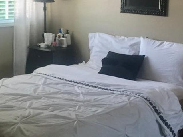 Room for rent in Canoga Park, California