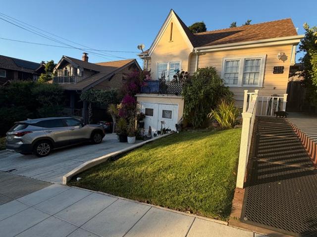 Room for rent in Oakland, California
