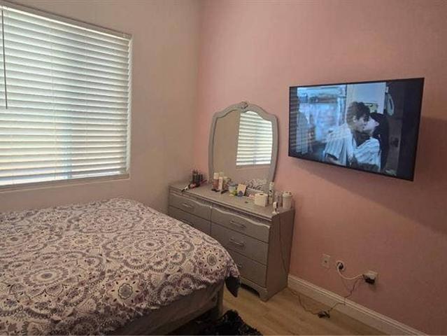 Room for rent in California