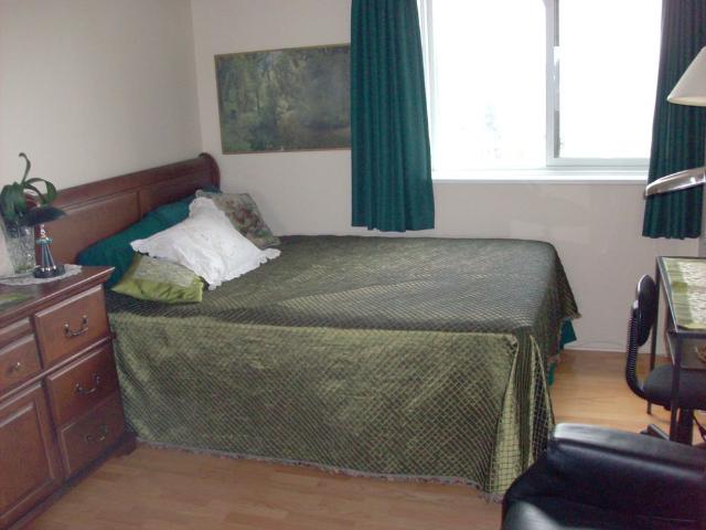 Room for rent in Bay, Ottawa