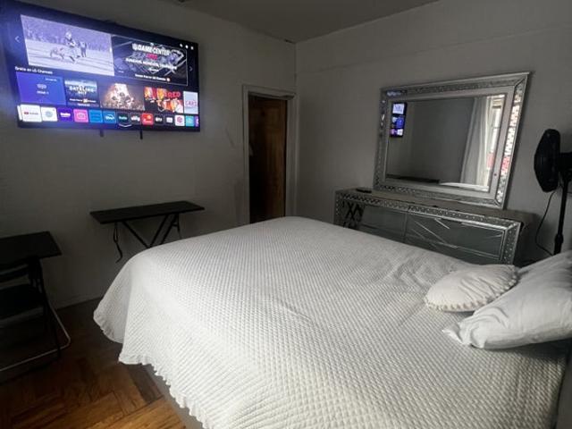 Room for rent in The Bronx, Arverne