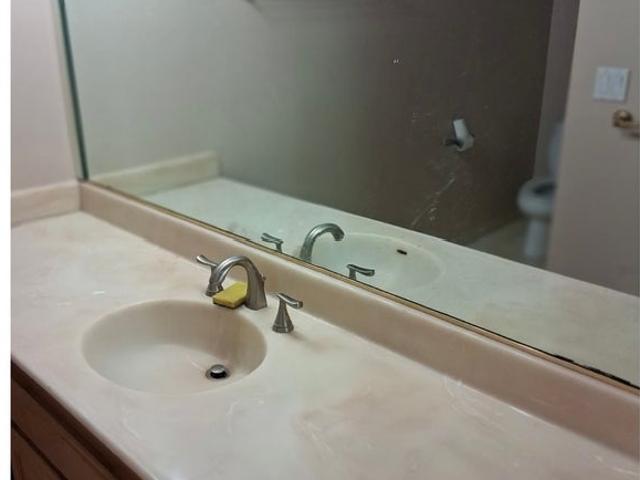 Room for rent in Sherman Oaks Neighborhood Council District, Canoga Park