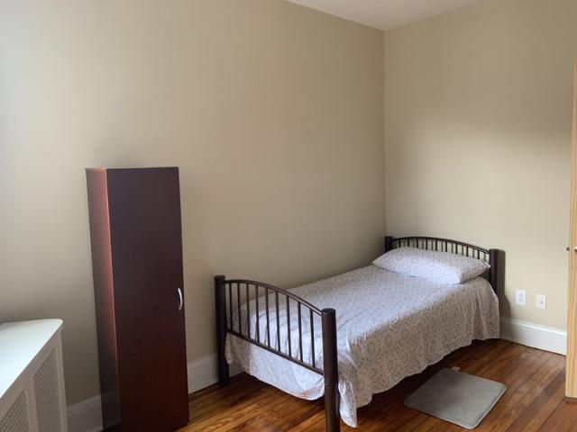 Room for rent in Glenwood, New York