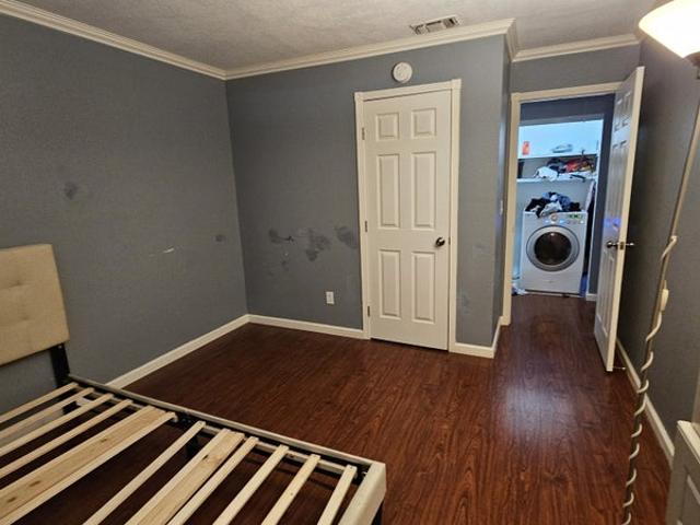 Room for rent in California