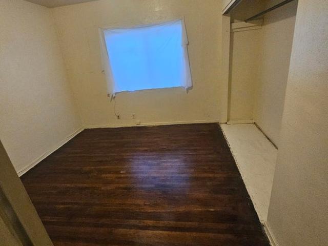 Room for rent in Canoga Park, California