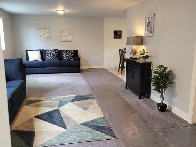 Room for rent in Canoga Park, California