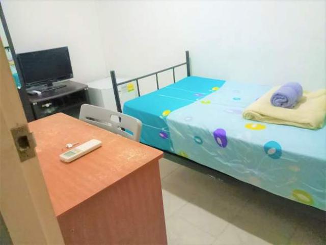 Room for rent in Geylang, 14 Central East, Eunos
