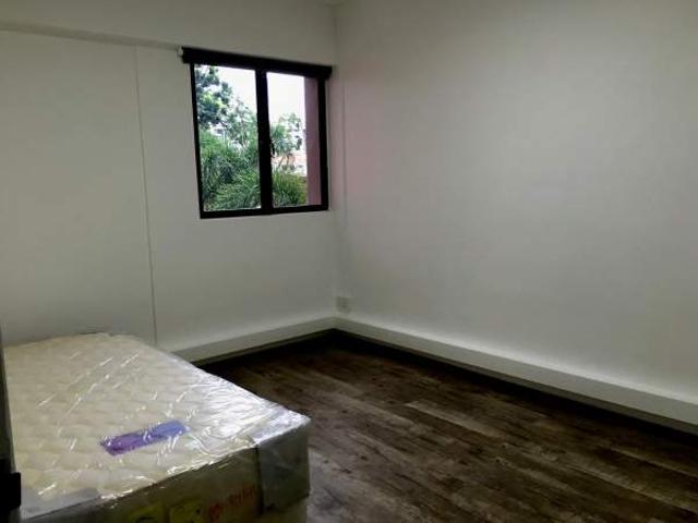 Room for rent in Thomson, 11 Central, Newton