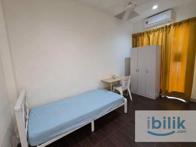 Room for rent in Petaling, Alam Impian