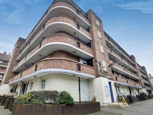 Room for rent in Oval, Greater London