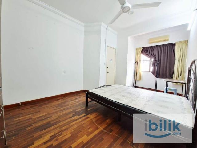 Room for rent in PJU 6, Petaling Jaya