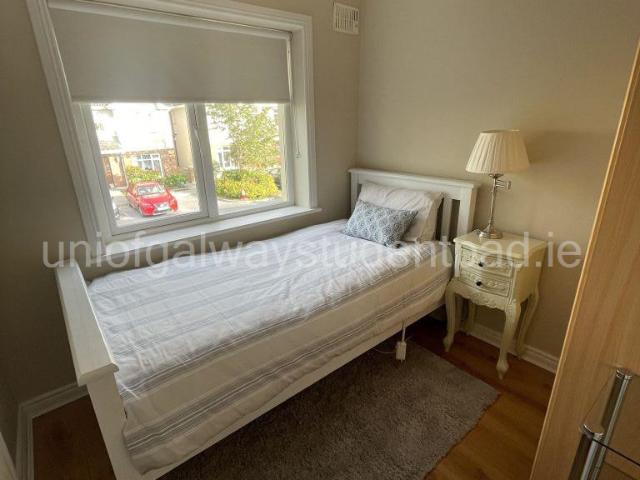 Room to rent in Gaillimh, Connacht
