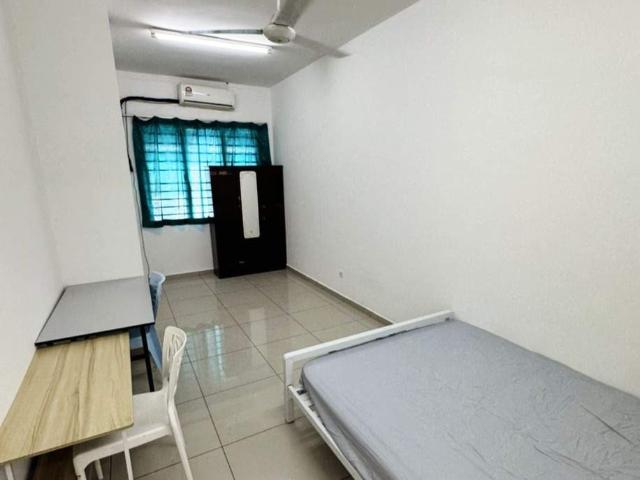Room for rent in Petaling, Damansara Damai