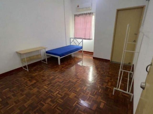 Room for rent in Seksyen 31, Shah Alam