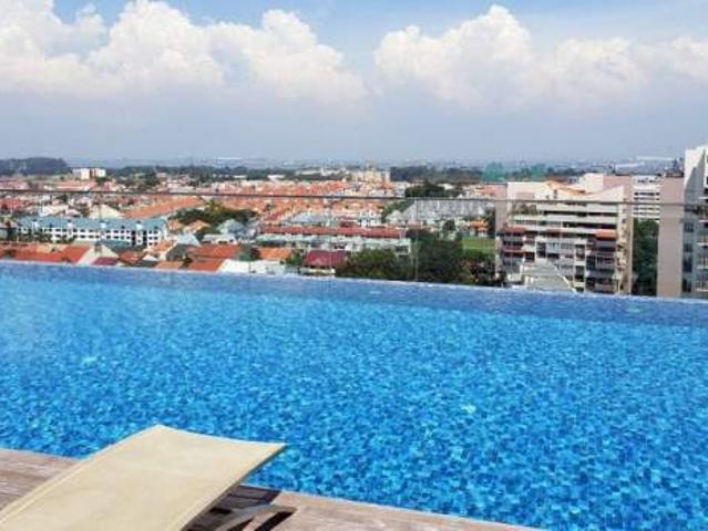 Room for rent in 16 Upper East Coast