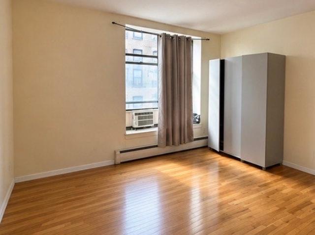 Room for rent in The Bronx, Arverne