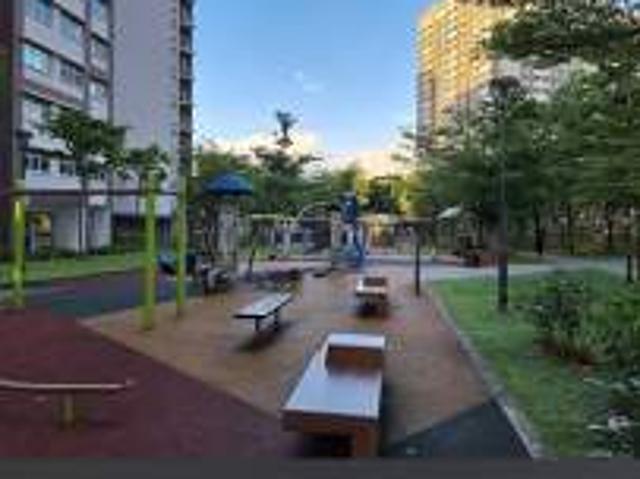 Room for rent in Bukit Batok, 23 North West