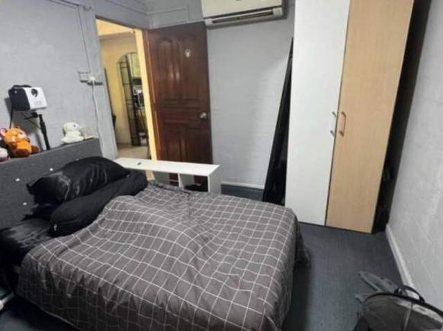 Room for rent in Telok Blangah