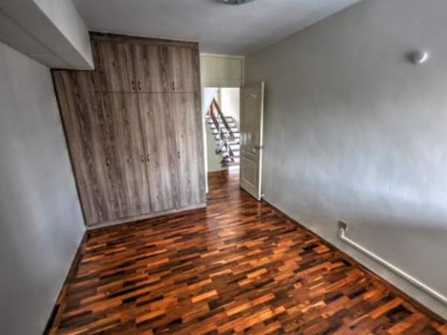 Room for rent in Bukit Timah, 23 North West