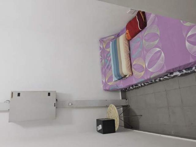 Room for rent in Hillview Avenue, 05 South West