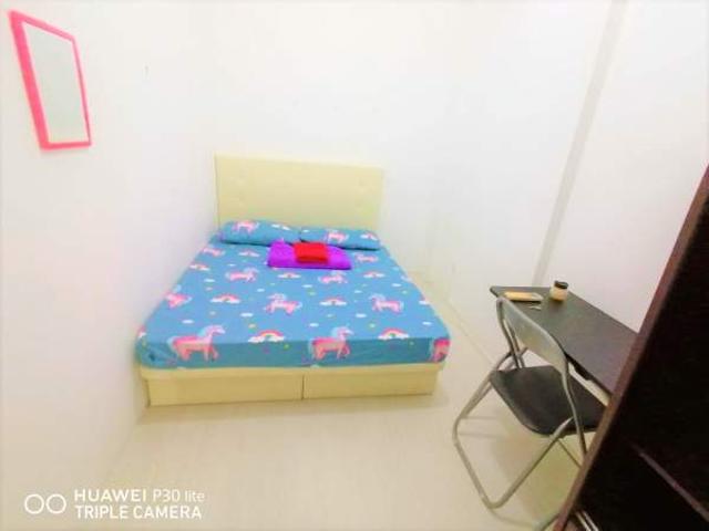 Room for rent in Chinatown