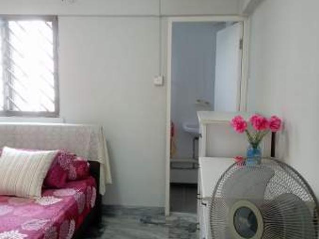 Room for rent in Clementi, 21 Central West