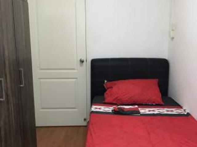 Room for rent in Ulu Pandan