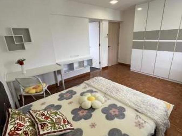 Room for rent in Bukit Timah, 23 North West