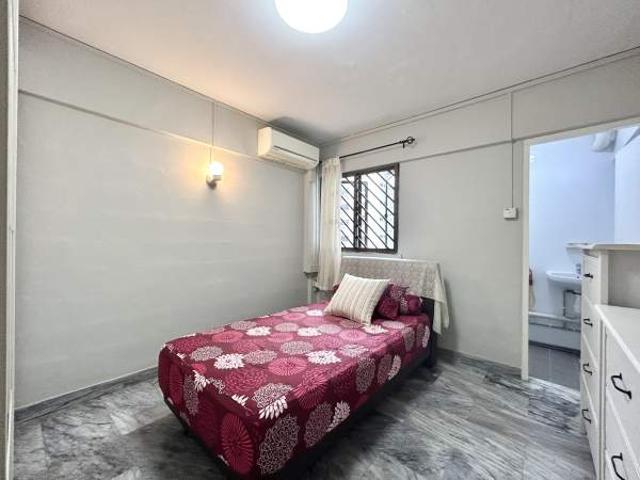 Room for rent in Clementi, 21 Central West