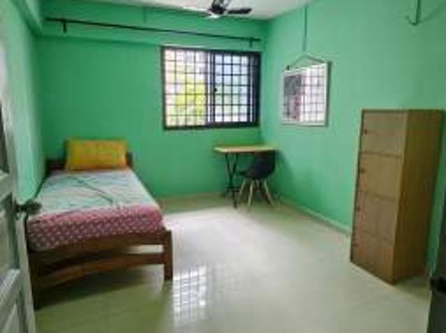 Room for rent in Clementi, 21 Central West