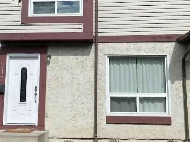 Room for rent in Deer Ridge, Calgary