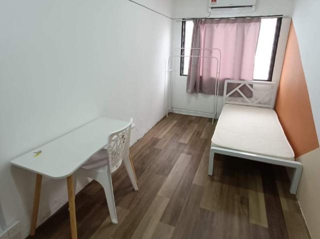 Room for rent in Petaling, Alam Impian