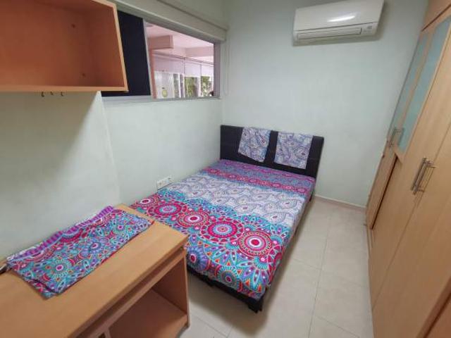 Room for rent in Ulu Pandan