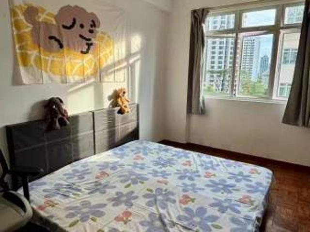 Room for rent in Tanglin Road