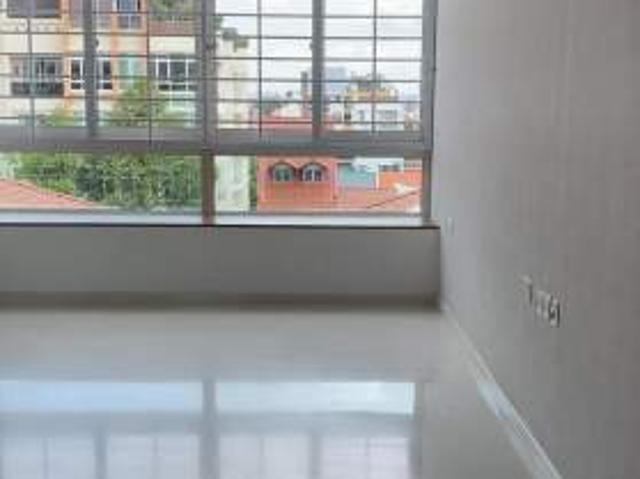 Room for rent in Katong