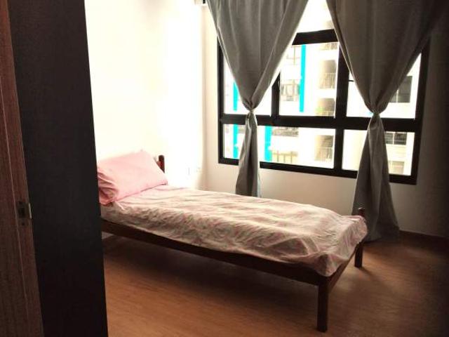 Room for rent in Geylang, 14 Central East, Eunos