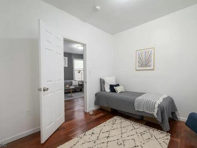 Room for rent in East Orange, New Jersey