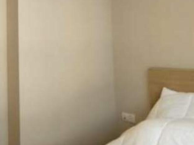 Room for rent in Macpherson