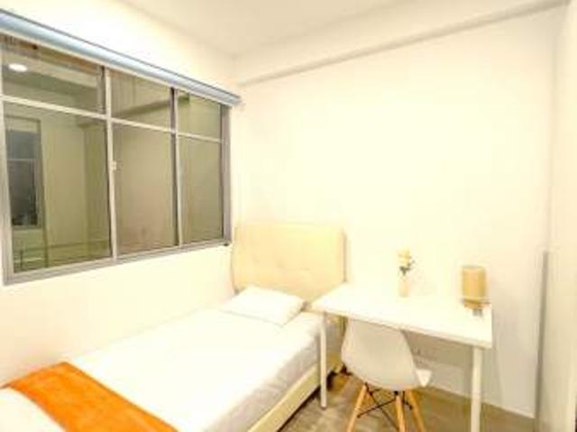 Room for rent in Katong