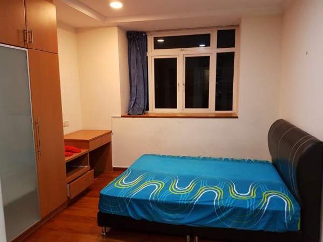 Room for rent in Macpherson
