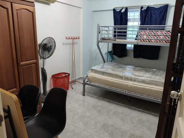 Room for rent in Macpherson