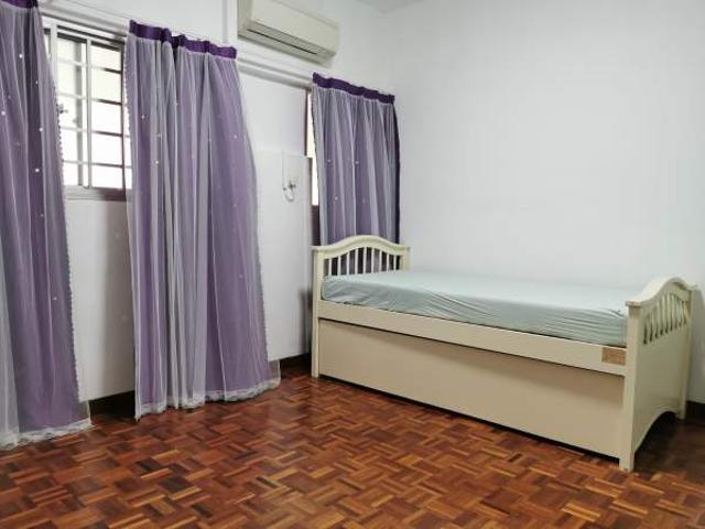 Room for rent in Ulu Pandan