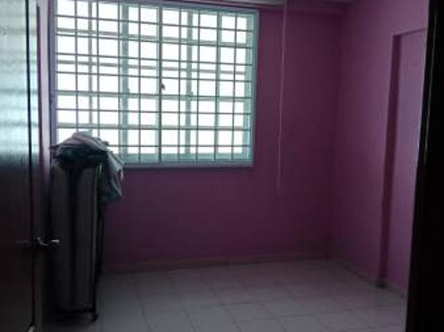 Room for rent in Hougang