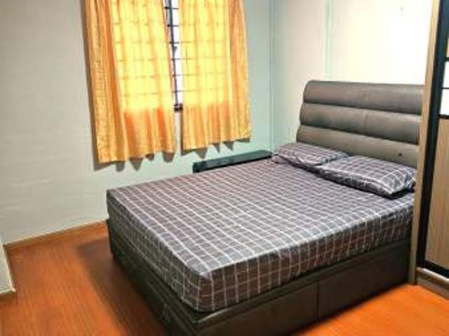 Room for rent in Hougang, 19 North East, Hougang